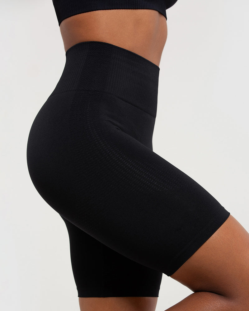MP Women's Shape Seamless Ultra Cycling Shorts - Black