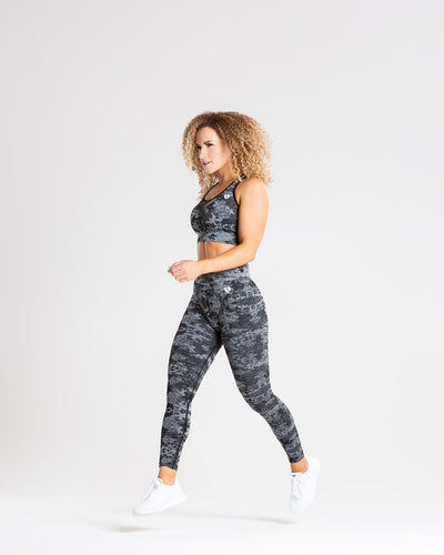 COMMAND ATTENTION - All-over jacquard camo pattern- High waisted